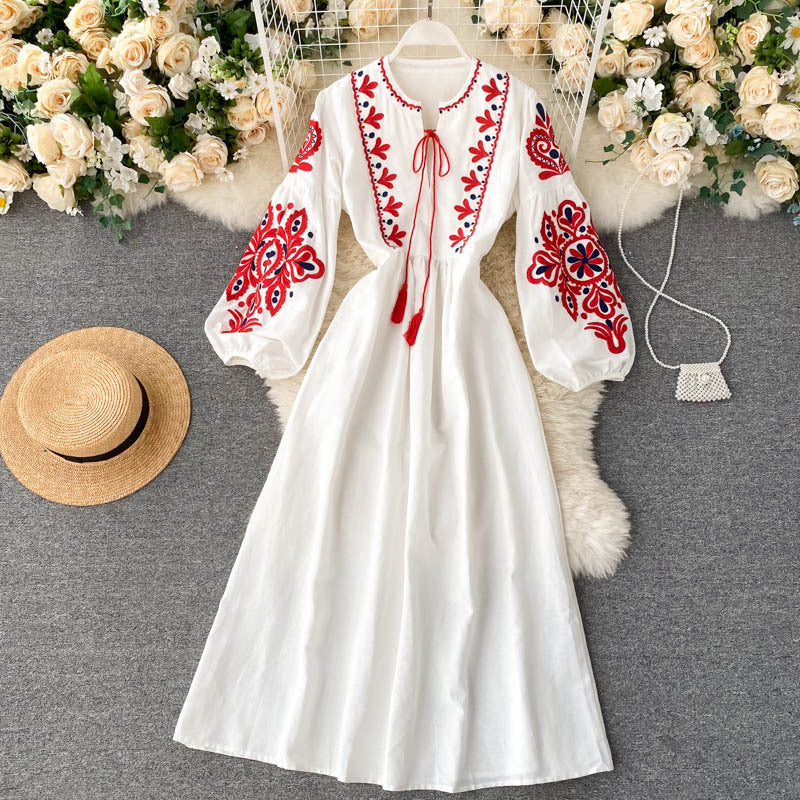 Bohemian Ethnic Embroidered Round Neck Lantern Folded Dress