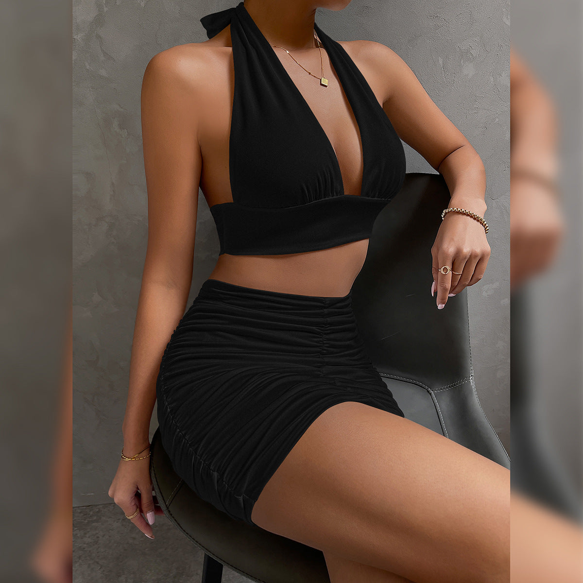 Women's Two-piece Halterneck Tie Wrap Hip Skirt Sexy Umbilical Exposed Pleated V-neck Suspender Skirt