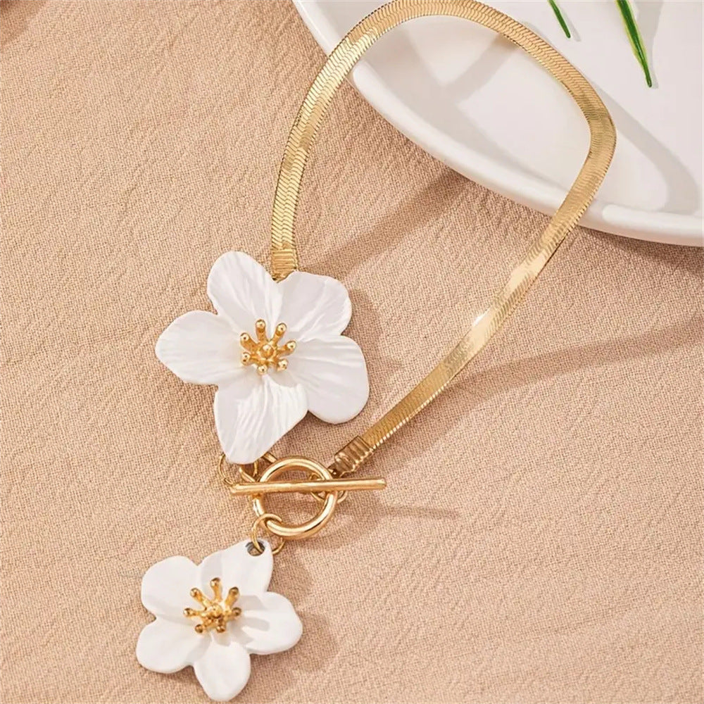 European And American Hot-selling Fashion White Elegant Simple Flower All-match Anklet Hip-hop Niche Exquisite Socialite Anklet For Women