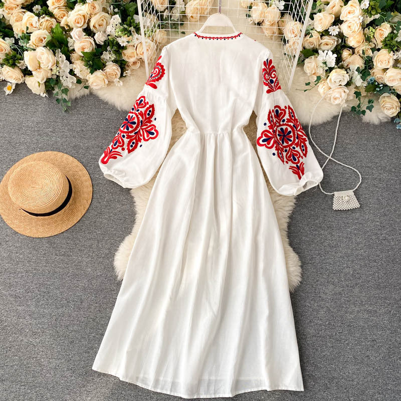 Bohemian Ethnic Embroidered Round Neck Lantern Folded Dress
