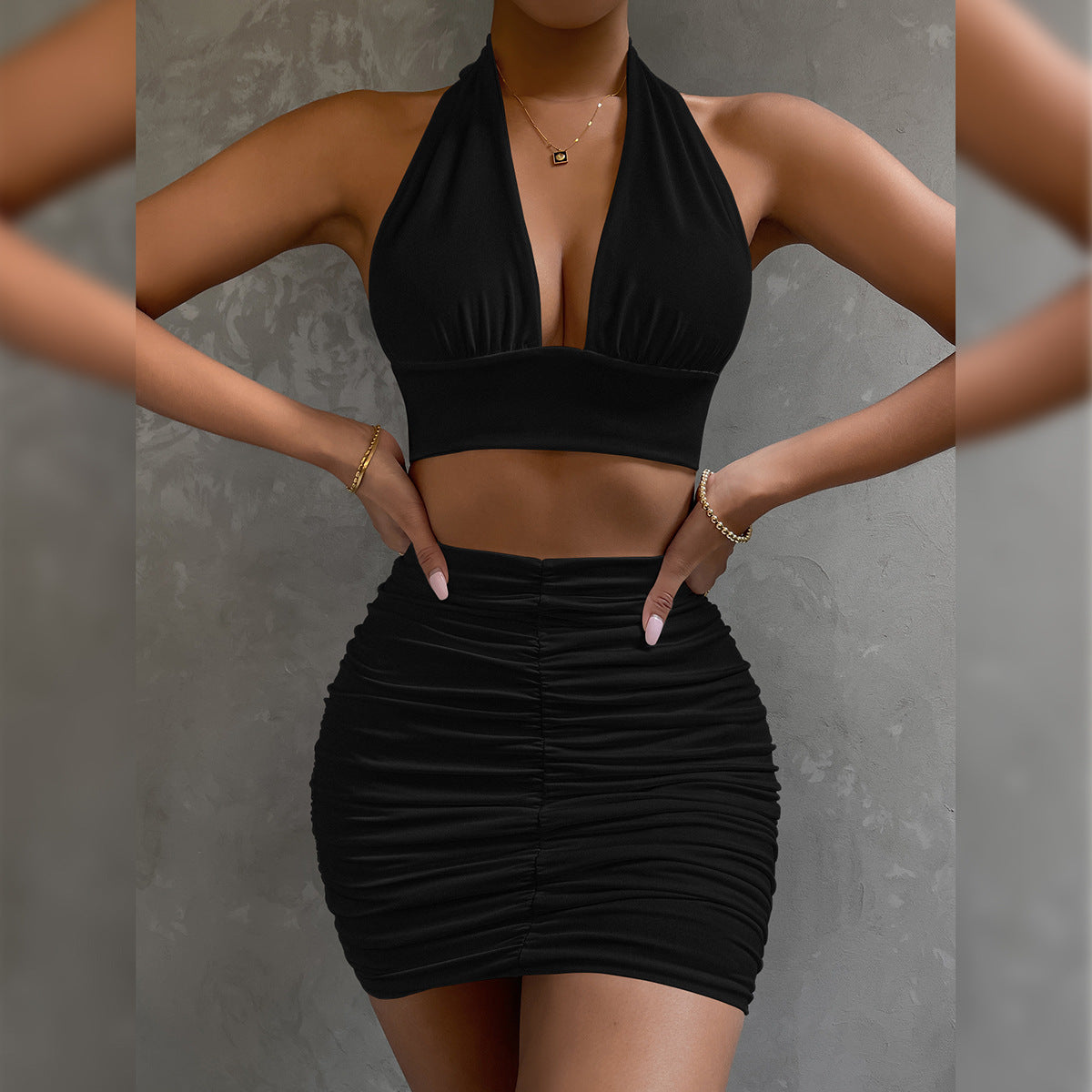 Women's Two-piece Halterneck Tie Wrap Hip Skirt Sexy Umbilical Exposed Pleated V-neck Suspender Skirt