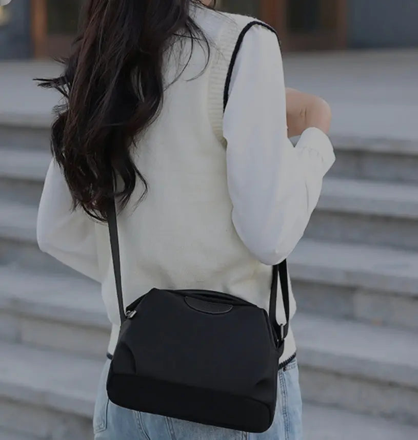 Women's Lightweight Multi-Pocket Crossbody Handbag