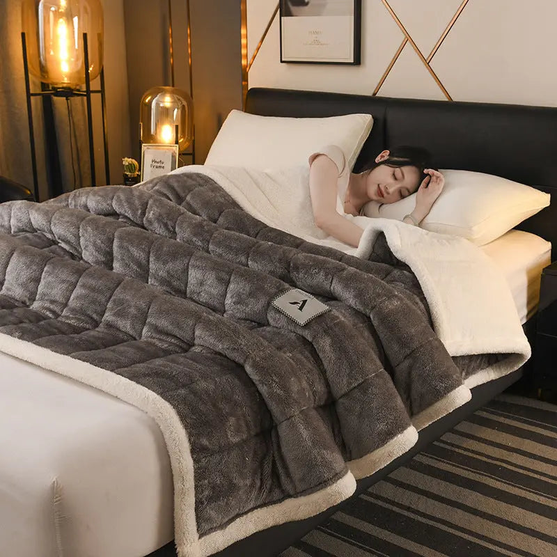 Blanket Three-layer Quilted Winter Class A Arctic Fleece Blanket Milk Fleece Thickened Blanket Lunch Sofa Gift Blanket