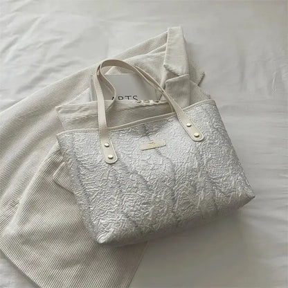 Women's Textured Floral Everyday Tote Bag