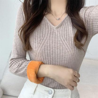 Fleece-lined Low Collar Knitted Bottoming Shirt For Women Autumn And Winter Western Style Tight Slimming Short Black Thick Sweater