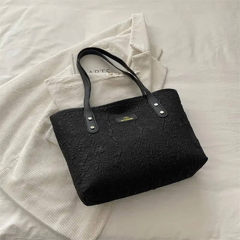 Women's Textured Floral Everyday Tote Bag