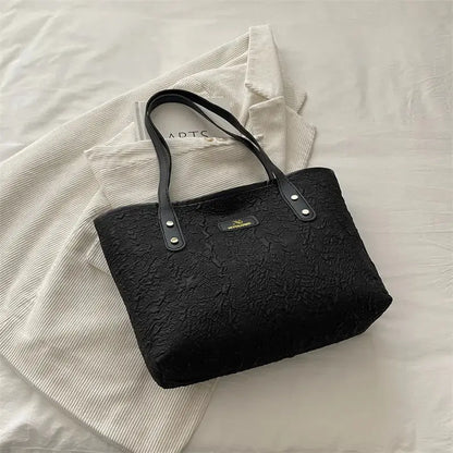 Women's Textured Floral Everyday Tote Bag