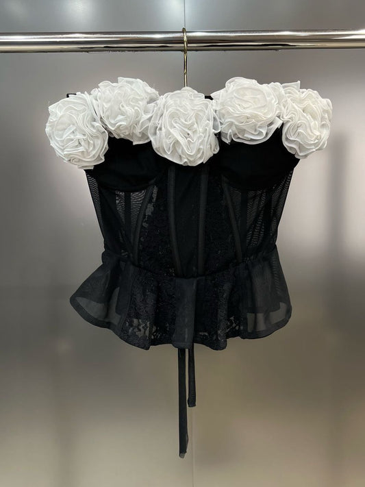 Summer 2023 Black And White Contrast Color Three-Dimensional Large Flower Decorative Fishbone Mesh Tight Waist French Strapless
